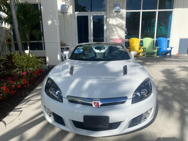 2008 Polar White /Black Saturn Sky Red Line LOW MILES 29,810 SOFT TOP (1G8MF35X78Y) with an Turbocharged And Intercooled Ecotec 2.0L VVT DOHC 4-Cyl Aluminum Engine engine, Automatic transmission, located at 4701 North Dixie Hwy, Pompano Beach, FL, 33064, (954) 422-2889, 26.240938, -80.123474 - OUR WEBPAGE FLORIDACARS1.COM HAS OVER 100 PHOTOS AND FREE CARFAX LINK 2008 SATURN SKY RED LINE TOP OF THE LINE TURBO FAST VIN: 1G8MF35X78Y121221 1 G 8 M F 3 5 X 7 8 Y 1 2 1 2 2 1 CONVERTIBLE 2.0L I4 F DOHC GASOLINE 31 MPG REAR WHEEL DRIVE Features ABS Brakes Air Conditioning Alloy Wheels AM/FM Stere - Photo#37
