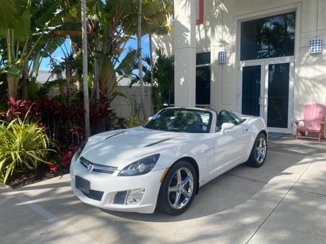 2008 Polar White /Black Saturn Sky Red Line LOW MILES 29,810 SOFT TOP (1G8MF35X78Y) with an Turbocharged And Intercooled Ecotec 2.0L VVT DOHC 4-Cyl Aluminum Engine engine, Automatic transmission, located at 4701 North Dixie Hwy, Pompano Beach, FL, 33064, (954) 422-2889, 26.240938, -80.123474 - OUR WEBPAGE FLORIDACARS1.COM HAS OVER 100 PHOTOS AND FREE CARFAX LINK 2008 SATURN SKY RED LINE TOP OF THE LINE TURBO FAST VIN: 1G8MF35X78Y121221 1 G 8 M F 3 5 X 7 8 Y 1 2 1 2 2 1 CONVERTIBLE 2.0L I4 F DOHC GASOLINE 31 MPG REAR WHEEL DRIVE Features ABS Brakes Air Conditioning Alloy Wheels AM/FM Stere - Photo#38