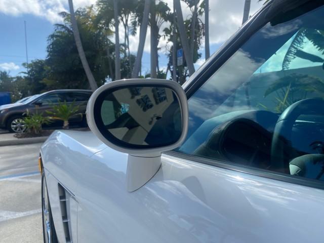 2008 Polar White /Black Saturn Sky Red Line LOW MILES 29,810 SOFT TOP (1G8MF35X78Y) with an Turbocharged And Intercooled Ecotec 2.0L VVT DOHC 4-Cyl Aluminum Engine engine, Automatic transmission, located at 4701 North Dixie Hwy, Pompano Beach, FL, 33064, (954) 422-2889, 26.240938, -80.123474 - OUR WEBPAGE FLORIDACARS1.COM HAS OVER 100 PHOTOS AND FREE CARFAX LINK 2008 SATURN SKY RED LINE TOP OF THE LINE TURBO FAST VIN: 1G8MF35X78Y121221 1 G 8 M F 3 5 X 7 8 Y 1 2 1 2 2 1 CONVERTIBLE 2.0L I4 F DOHC GASOLINE 31 MPG REAR WHEEL DRIVE Features ABS Brakes Air Conditioning Alloy Wheels AM/FM Stere - Photo#61