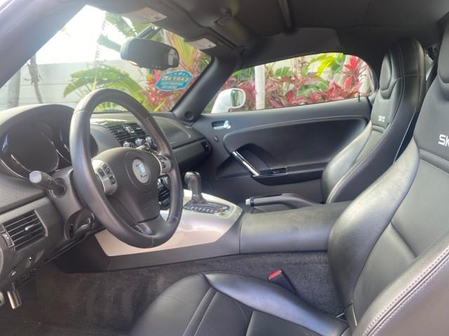 2008 Polar White /Black Saturn Sky Red Line LOW MILES 29,810 SOFT TOP (1G8MF35X78Y) with an Turbocharged And Intercooled Ecotec 2.0L VVT DOHC 4-Cyl Aluminum Engine engine, Automatic transmission, located at 4701 North Dixie Hwy, Pompano Beach, FL, 33064, (954) 422-2889, 26.240938, -80.123474 - OUR WEBPAGE FLORIDACARS1.COM HAS OVER 100 PHOTOS AND FREE CARFAX LINK 2008 SATURN SKY RED LINE TOP OF THE LINE TURBO FAST VIN: 1G8MF35X78Y121221 1 G 8 M F 3 5 X 7 8 Y 1 2 1 2 2 1 CONVERTIBLE 2.0L I4 F DOHC GASOLINE 31 MPG REAR WHEEL DRIVE Features ABS Brakes Air Conditioning Alloy Wheels AM/FM Stere - Photo#69