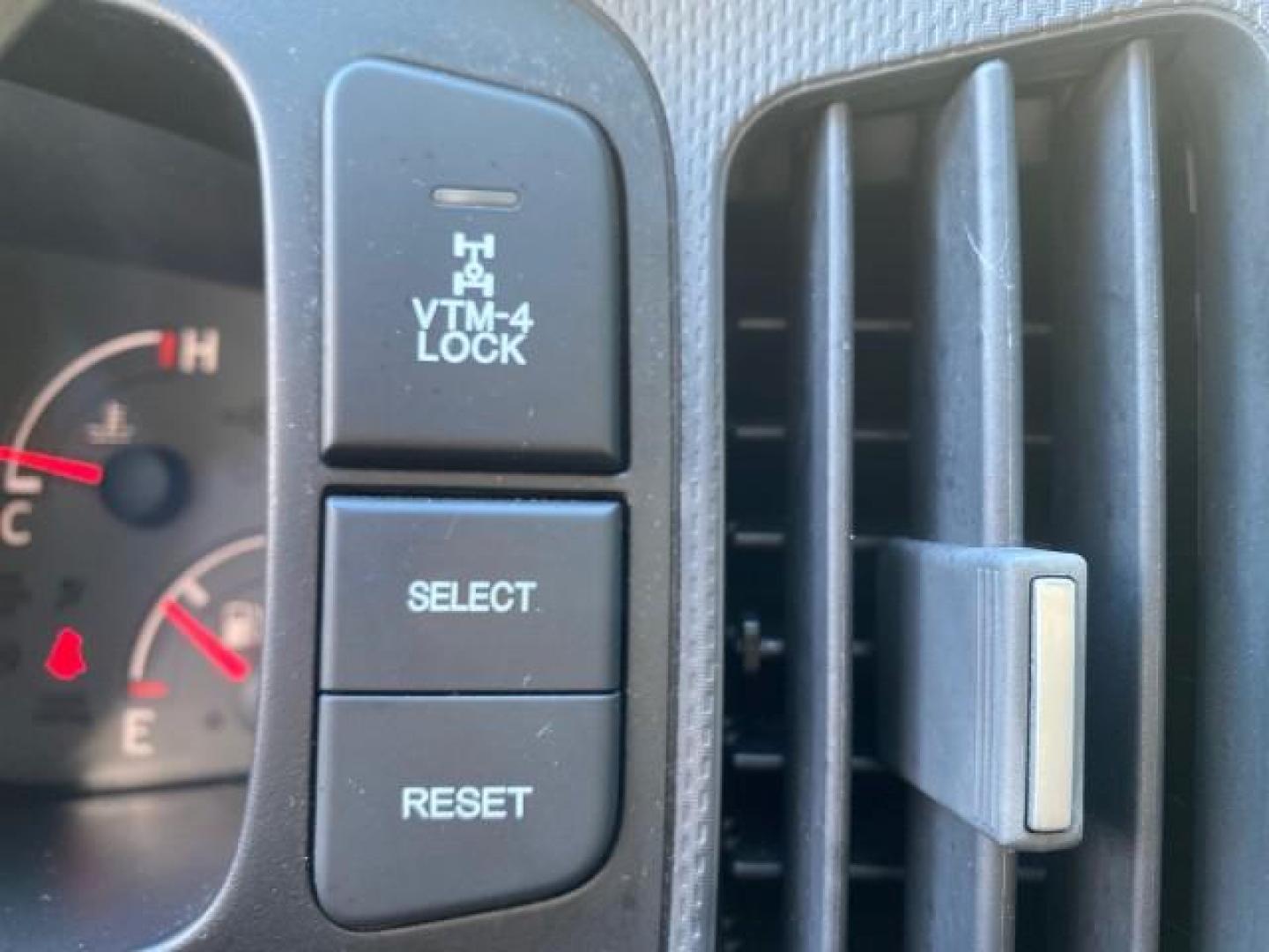 2007 Formal Black /Gray Honda Ridgeline RTL w/Leather 1 OWNER FL (2HJYK16557H) with an 3.5L SOHC PGM-FI 24-Valve VTEC V6 Engine engine, Automatic transmission, located at 4701 North Dixie Hwy, Pompano Beach, FL, 33064, (954) 422-2889, 26.240938, -80.123474 - OUR WEBPAGE FLORIDACARS1.COM HAS OVER 100 PHOTOS AND FREE CARFAX LINK 2007 HONDA RIDGELINE RTL 1 OWNER NEW $35,535 VIN: 2HJYK16557H543559 2 H J Y K 1 6 5 5 7 H 5 4 3 5 5 9 CREW PICKUP 3.5L V6 F SOHC 24V GASOLINE 21 MPG FRONT WHEEL DRIVE W/ 4X4 Features ABS Brakes Air Conditioning Alloy Wheels AM/FM - Photo#60