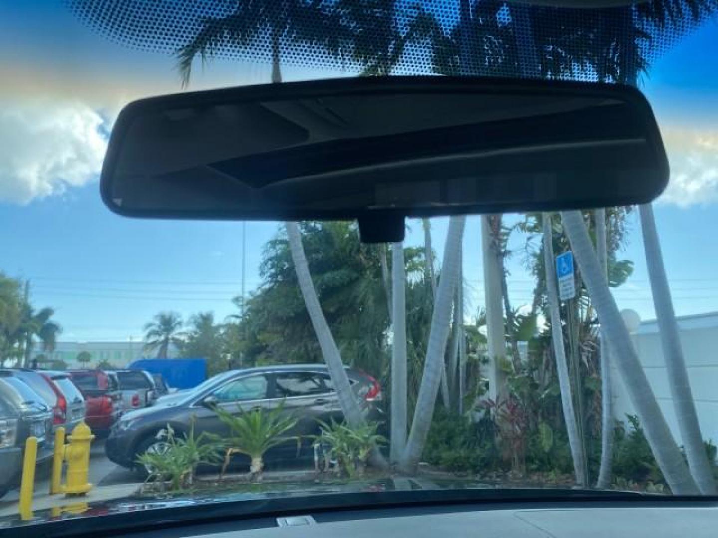 2007 Formal Black /Gray Honda Ridgeline RTL w/Leather 1 OWNER FL (2HJYK16557H) with an 3.5L SOHC PGM-FI 24-Valve VTEC V6 Engine engine, Automatic transmission, located at 4701 North Dixie Hwy, Pompano Beach, FL, 33064, (954) 422-2889, 26.240938, -80.123474 - OUR WEBPAGE FLORIDACARS1.COM HAS OVER 100 PHOTOS AND FREE CARFAX LINK 2007 HONDA RIDGELINE RTL 1 OWNER NEW $35,535 VIN: 2HJYK16557H543559 2 H J Y K 1 6 5 5 7 H 5 4 3 5 5 9 CREW PICKUP 3.5L V6 F SOHC 24V GASOLINE 21 MPG FRONT WHEEL DRIVE W/ 4X4 Features ABS Brakes Air Conditioning Alloy Wheels AM/FM - Photo#68