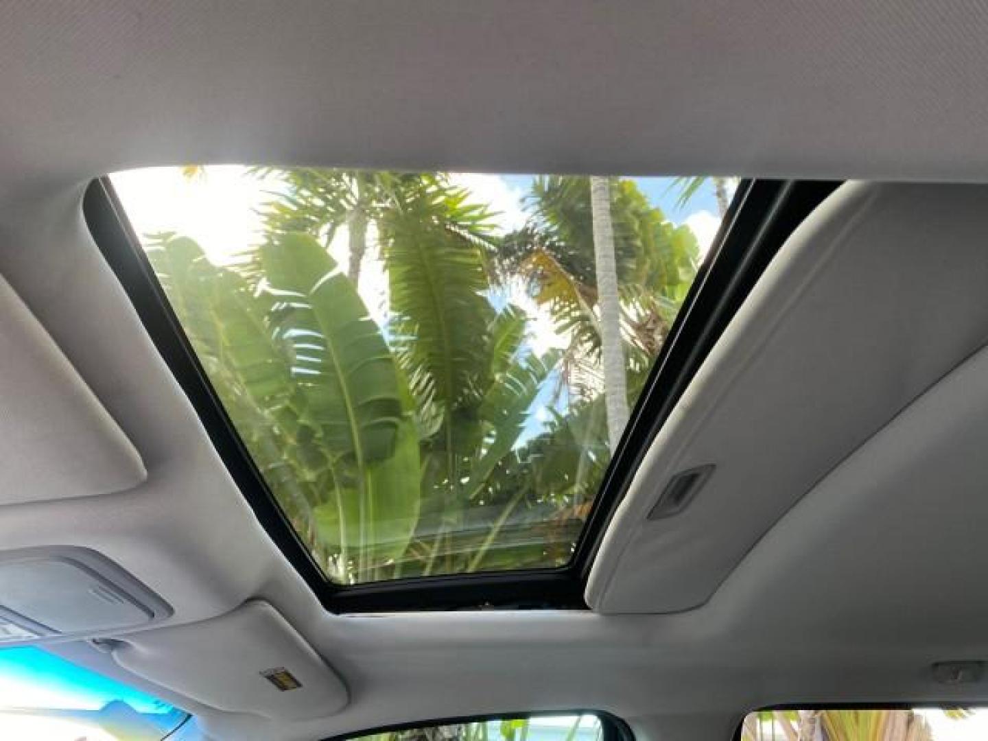 2007 Formal Black /Gray Honda Ridgeline RTL w/Leather 1 OWNER FL (2HJYK16557H) with an 3.5L SOHC PGM-FI 24-Valve VTEC V6 Engine engine, Automatic transmission, located at 4701 North Dixie Hwy, Pompano Beach, FL, 33064, (954) 422-2889, 26.240938, -80.123474 - OUR WEBPAGE FLORIDACARS1.COM HAS OVER 100 PHOTOS AND FREE CARFAX LINK 2007 HONDA RIDGELINE RTL 1 OWNER NEW $35,535 VIN: 2HJYK16557H543559 2 H J Y K 1 6 5 5 7 H 5 4 3 5 5 9 CREW PICKUP 3.5L V6 F SOHC 24V GASOLINE 21 MPG FRONT WHEEL DRIVE W/ 4X4 Features ABS Brakes Air Conditioning Alloy Wheels AM/FM - Photo#74