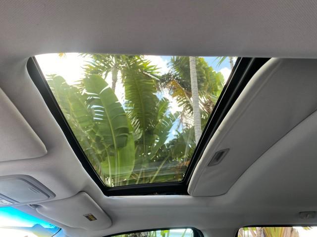 2007 Formal Black /Gray Honda Ridgeline RTL w/Leather 1 OWNER FL (2HJYK16557H) with an 3.5L SOHC PGM-FI 24-Valve VTEC V6 Engine engine, Automatic transmission, located at 4701 North Dixie Hwy, Pompano Beach, FL, 33064, (954) 422-2889, 26.240938, -80.123474 - OUR WEBPAGE FLORIDACARS1.COM HAS OVER 100 PHOTOS AND FREE CARFAX LINK 2007 HONDA RIDGELINE RTL 1 OWNER NEW $35,535 VIN: 2HJYK16557H543559 2 H J Y K 1 6 5 5 7 H 5 4 3 5 5 9 CREW PICKUP 3.5L V6 F SOHC 24V GASOLINE 21 MPG FRONT WHEEL DRIVE W/ 4X4 Features ABS Brakes Air Conditioning Alloy Wheels AM/FM - Photo#74