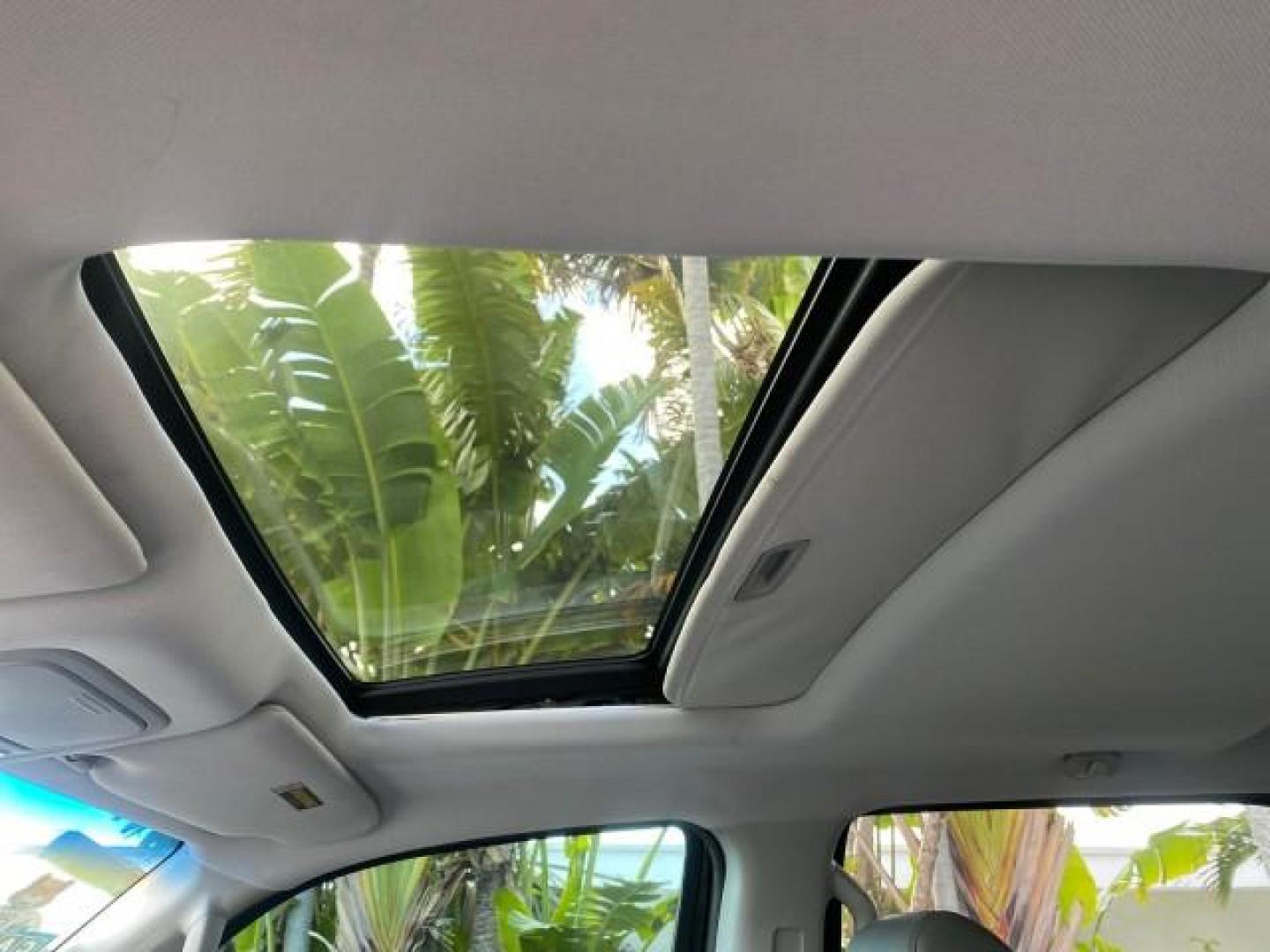 2007 Formal Black /Gray Honda Ridgeline RTL w/Leather 1 OWNER FL (2HJYK16557H) with an 3.5L SOHC PGM-FI 24-Valve VTEC V6 Engine engine, Automatic transmission, located at 4701 North Dixie Hwy, Pompano Beach, FL, 33064, (954) 422-2889, 26.240938, -80.123474 - OUR WEBPAGE FLORIDACARS1.COM HAS OVER 100 PHOTOS AND FREE CARFAX LINK 2007 HONDA RIDGELINE RTL 1 OWNER NEW $35,535 VIN: 2HJYK16557H543559 2 H J Y K 1 6 5 5 7 H 5 4 3 5 5 9 CREW PICKUP 3.5L V6 F SOHC 24V GASOLINE 21 MPG FRONT WHEEL DRIVE W/ 4X4 Features ABS Brakes Air Conditioning Alloy Wheels AM/FM - Photo#75