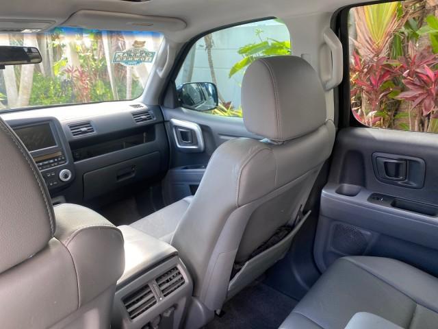 2007 Formal Black /Gray Honda Ridgeline RTL w/Leather 1 OWNER FL (2HJYK16557H) with an 3.5L SOHC PGM-FI 24-Valve VTEC V6 Engine engine, Automatic transmission, located at 4701 North Dixie Hwy, Pompano Beach, FL, 33064, (954) 422-2889, 26.240938, -80.123474 - OUR WEBPAGE FLORIDACARS1.COM HAS OVER 100 PHOTOS AND FREE CARFAX LINK 2007 HONDA RIDGELINE RTL 1 OWNER NEW $35,535 VIN: 2HJYK16557H543559 2 H J Y K 1 6 5 5 7 H 5 4 3 5 5 9 CREW PICKUP 3.5L V6 F SOHC 24V GASOLINE 21 MPG FRONT WHEEL DRIVE W/ 4X4 Features ABS Brakes Air Conditioning Alloy Wheels AM/FM - Photo#89