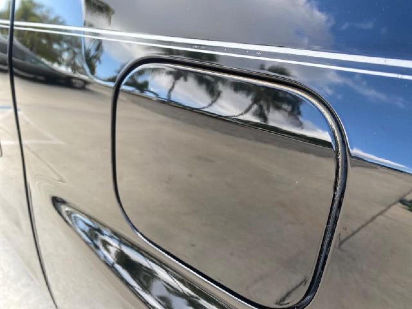 2007 Formal Black /Gray Honda Ridgeline RTL w/Leather 1 OWNER FL (2HJYK16557H) with an 3.5L SOHC PGM-FI 24-Valve VTEC V6 Engine engine, Automatic transmission, located at 4701 North Dixie Hwy, Pompano Beach, FL, 33064, (954) 422-2889, 26.240938, -80.123474 - OUR WEBPAGE FLORIDACARS1.COM HAS OVER 100 PHOTOS AND FREE CARFAX LINK 2007 HONDA RIDGELINE RTL 1 OWNER NEW $35,535 VIN: 2HJYK16557H543559 2 H J Y K 1 6 5 5 7 H 5 4 3 5 5 9 CREW PICKUP 3.5L V6 F SOHC 24V GASOLINE 21 MPG FRONT WHEEL DRIVE W/ 4X4 Features ABS Brakes Air Conditioning Alloy Wheels AM/FM - Photo#91