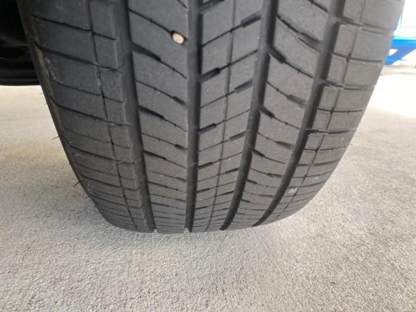 2007 Formal Black /Gray Honda Ridgeline RTL w/Leather 1 OWNER FL (2HJYK16557H) with an 3.5L SOHC PGM-FI 24-Valve VTEC V6 Engine engine, Automatic transmission, located at 4701 North Dixie Hwy, Pompano Beach, FL, 33064, (954) 422-2889, 26.240938, -80.123474 - OUR WEBPAGE FLORIDACARS1.COM HAS OVER 100 PHOTOS AND FREE CARFAX LINK 2007 HONDA RIDGELINE RTL 1 OWNER NEW $35,535 VIN: 2HJYK16557H543559 2 H J Y K 1 6 5 5 7 H 5 4 3 5 5 9 CREW PICKUP 3.5L V6 F SOHC 24V GASOLINE 21 MPG FRONT WHEEL DRIVE W/ 4X4 Features ABS Brakes Air Conditioning Alloy Wheels AM/FM - Photo#94