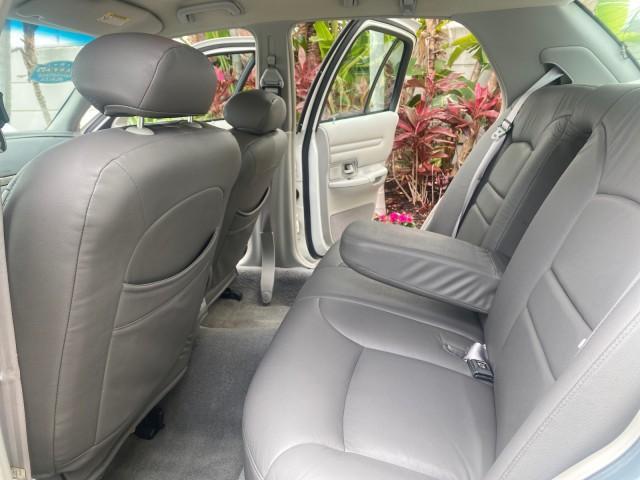1999 Vibrant White /Lt/Med Parchment Ford Crown Victoria LX LOW MILES 61,537 (2FAFP74W6XX) with an 4.6L SMPI V8 Engine engine, Automatic transmission, located at 4701 North Dixie Hwy, Pompano Beach, FL, 33064, (954) 422-2889, 26.240938, -80.123474 - OUR WEBPAGE FLORIDACARS1.COM HAS OVER 100 PHOTOS AND FREE CARFAX LINK 1999 FORD CROWN VICTORIA LX VIN: 2FAFP74W6XX154498 2 F A F P 7 4 W 6 X X 1 5 4 4 9 8 SEDAN 4 DR 4.6L V8 F GASOLINE 26 MPG REAR WHEEL DRIVE Features ABS Brakes Air Conditioning AM/FM Stereo Automatic Transmission Cassette Player CD - Photo#14