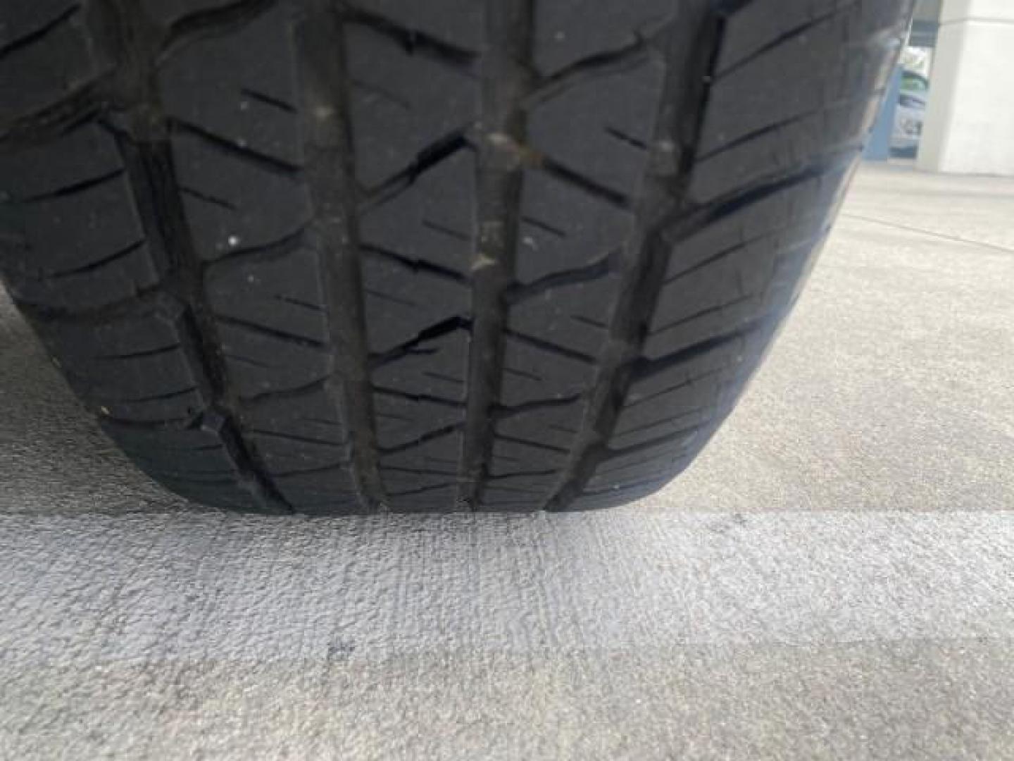 1999 Vibrant White /Lt/Med Parchment Ford Crown Victoria LX LOW MILES 61,537 (2FAFP74W6XX) with an 4.6L SMPI V8 Engine engine, Automatic transmission, located at 4701 North Dixie Hwy, Pompano Beach, FL, 33064, (954) 422-2889, 26.240938, -80.123474 - OUR WEBPAGE FLORIDACARS1.COM HAS OVER 100 PHOTOS AND FREE CARFAX LINK 1999 FORD CROWN VICTORIA LX VIN: 2FAFP74W6XX154498 2 F A F P 7 4 W 6 X X 1 5 4 4 9 8 SEDAN 4 DR 4.6L V8 F GASOLINE 26 MPG REAR WHEEL DRIVE Features ABS Brakes Air Conditioning AM/FM Stereo Automatic Transmission Cassette Player CD - Photo#20