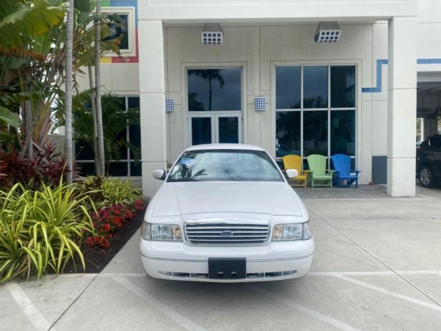 1999 Vibrant White /Lt/Med Parchment Ford Crown Victoria LX LOW MILES 61,537 (2FAFP74W6XX) with an 4.6L SMPI V8 Engine engine, Automatic transmission, located at 4701 North Dixie Hwy, Pompano Beach, FL, 33064, (954) 422-2889, 26.240938, -80.123474 - OUR WEBPAGE FLORIDACARS1.COM HAS OVER 100 PHOTOS AND FREE CARFAX LINK 1999 FORD CROWN VICTORIA LX VIN: 2FAFP74W6XX154498 2 F A F P 7 4 W 6 X X 1 5 4 4 9 8 SEDAN 4 DR 4.6L V8 F GASOLINE 26 MPG REAR WHEEL DRIVE Features ABS Brakes Air Conditioning AM/FM Stereo Automatic Transmission Cassette Player CD - Photo#26