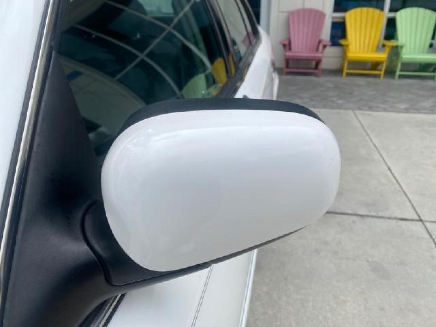 1999 Vibrant White /Lt/Med Parchment Ford Crown Victoria LX LOW MILES 61,537 (2FAFP74W6XX) with an 4.6L SMPI V8 Engine engine, Automatic transmission, located at 4701 North Dixie Hwy, Pompano Beach, FL, 33064, (954) 422-2889, 26.240938, -80.123474 - OUR WEBPAGE FLORIDACARS1.COM HAS OVER 100 PHOTOS AND FREE CARFAX LINK 1999 FORD CROWN VICTORIA LX VIN: 2FAFP74W6XX154498 2 F A F P 7 4 W 6 X X 1 5 4 4 9 8 SEDAN 4 DR 4.6L V8 F GASOLINE 26 MPG REAR WHEEL DRIVE Features ABS Brakes Air Conditioning AM/FM Stereo Automatic Transmission Cassette Player CD - Photo#40