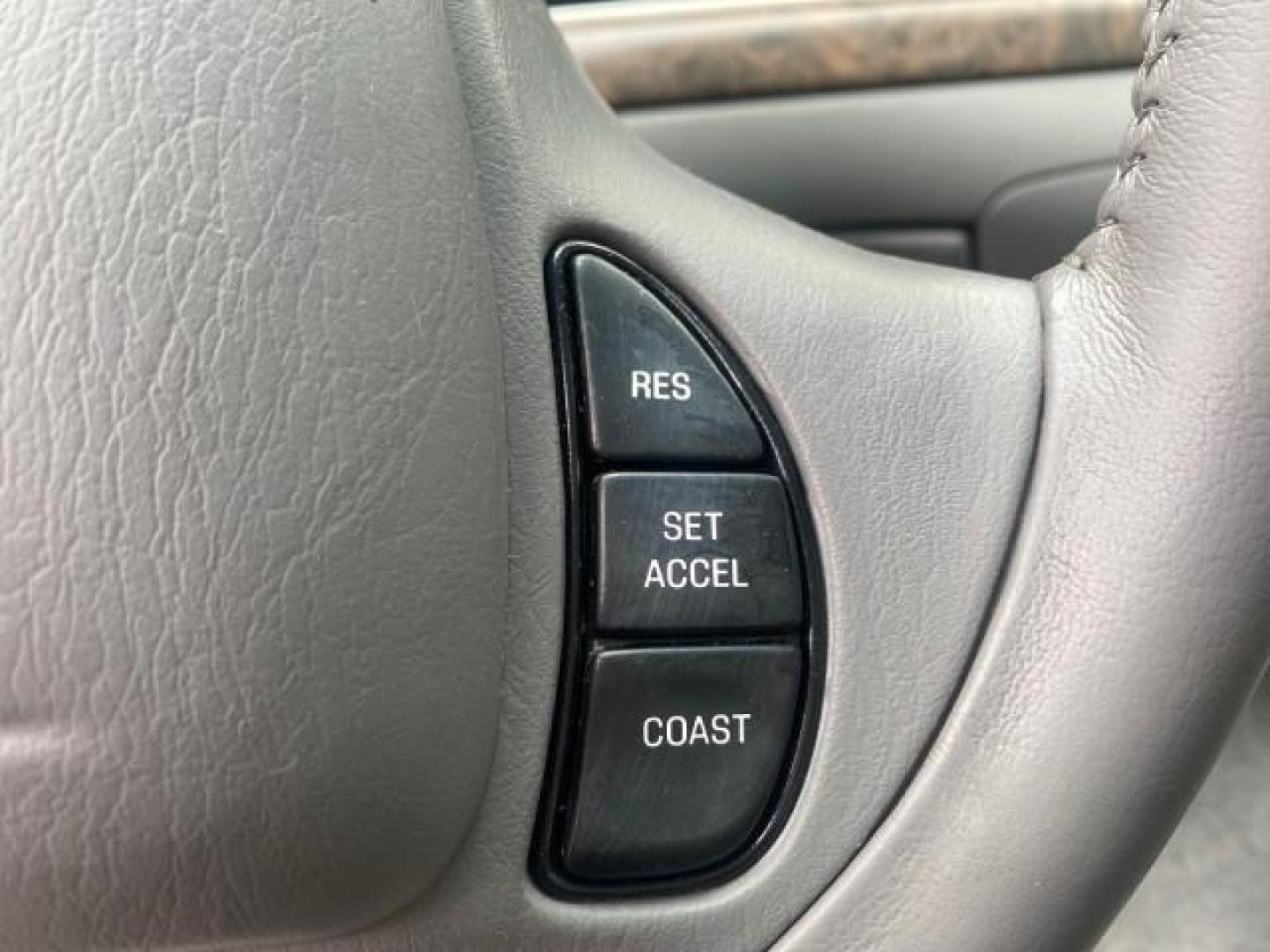 1999 Vibrant White /Lt/Med Parchment Ford Crown Victoria LX LOW MILES 61,537 (2FAFP74W6XX) with an 4.6L SMPI V8 Engine engine, Automatic transmission, located at 4701 North Dixie Hwy, Pompano Beach, FL, 33064, (954) 422-2889, 26.240938, -80.123474 - OUR WEBPAGE FLORIDACARS1.COM HAS OVER 100 PHOTOS AND FREE CARFAX LINK 1999 FORD CROWN VICTORIA LX VIN: 2FAFP74W6XX154498 2 F A F P 7 4 W 6 X X 1 5 4 4 9 8 SEDAN 4 DR 4.6L V8 F GASOLINE 26 MPG REAR WHEEL DRIVE Features ABS Brakes Air Conditioning AM/FM Stereo Automatic Transmission Cassette Player CD - Photo#53