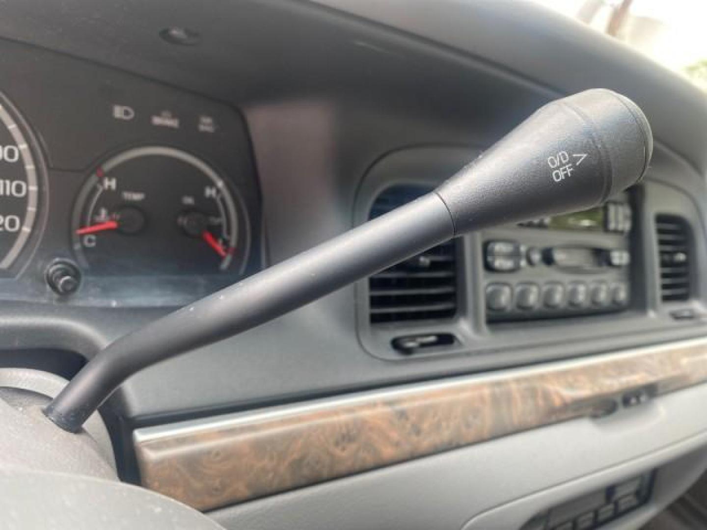 1999 Vibrant White /Lt/Med Parchment Ford Crown Victoria LX LOW MILES 61,537 (2FAFP74W6XX) with an 4.6L SMPI V8 Engine engine, Automatic transmission, located at 4701 North Dixie Hwy, Pompano Beach, FL, 33064, (954) 422-2889, 26.240938, -80.123474 - OUR WEBPAGE FLORIDACARS1.COM HAS OVER 100 PHOTOS AND FREE CARFAX LINK 1999 FORD CROWN VICTORIA LX VIN: 2FAFP74W6XX154498 2 F A F P 7 4 W 6 X X 1 5 4 4 9 8 SEDAN 4 DR 4.6L V8 F GASOLINE 26 MPG REAR WHEEL DRIVE Features ABS Brakes Air Conditioning AM/FM Stereo Automatic Transmission Cassette Player CD - Photo#55