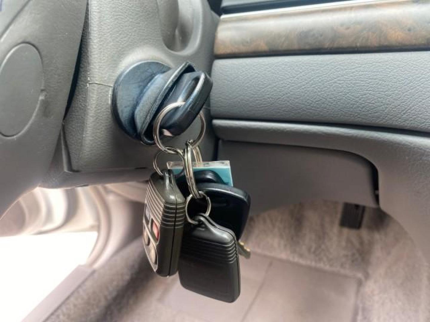 1999 Vibrant White /Lt/Med Parchment Ford Crown Victoria LX LOW MILES 61,537 (2FAFP74W6XX) with an 4.6L SMPI V8 Engine engine, Automatic transmission, located at 4701 North Dixie Hwy, Pompano Beach, FL, 33064, (954) 422-2889, 26.240938, -80.123474 - OUR WEBPAGE FLORIDACARS1.COM HAS OVER 100 PHOTOS AND FREE CARFAX LINK 1999 FORD CROWN VICTORIA LX VIN: 2FAFP74W6XX154498 2 F A F P 7 4 W 6 X X 1 5 4 4 9 8 SEDAN 4 DR 4.6L V8 F GASOLINE 26 MPG REAR WHEEL DRIVE Features ABS Brakes Air Conditioning AM/FM Stereo Automatic Transmission Cassette Player CD - Photo#58