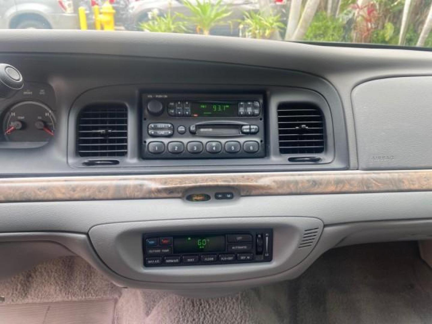 1999 Vibrant White /Lt/Med Parchment Ford Crown Victoria LX LOW MILES 61,537 (2FAFP74W6XX) with an 4.6L SMPI V8 Engine engine, Automatic transmission, located at 4701 North Dixie Hwy, Pompano Beach, FL, 33064, (954) 422-2889, 26.240938, -80.123474 - OUR WEBPAGE FLORIDACARS1.COM HAS OVER 100 PHOTOS AND FREE CARFAX LINK 1999 FORD CROWN VICTORIA LX VIN: 2FAFP74W6XX154498 2 F A F P 7 4 W 6 X X 1 5 4 4 9 8 SEDAN 4 DR 4.6L V8 F GASOLINE 26 MPG REAR WHEEL DRIVE Features ABS Brakes Air Conditioning AM/FM Stereo Automatic Transmission Cassette Player CD - Photo#59