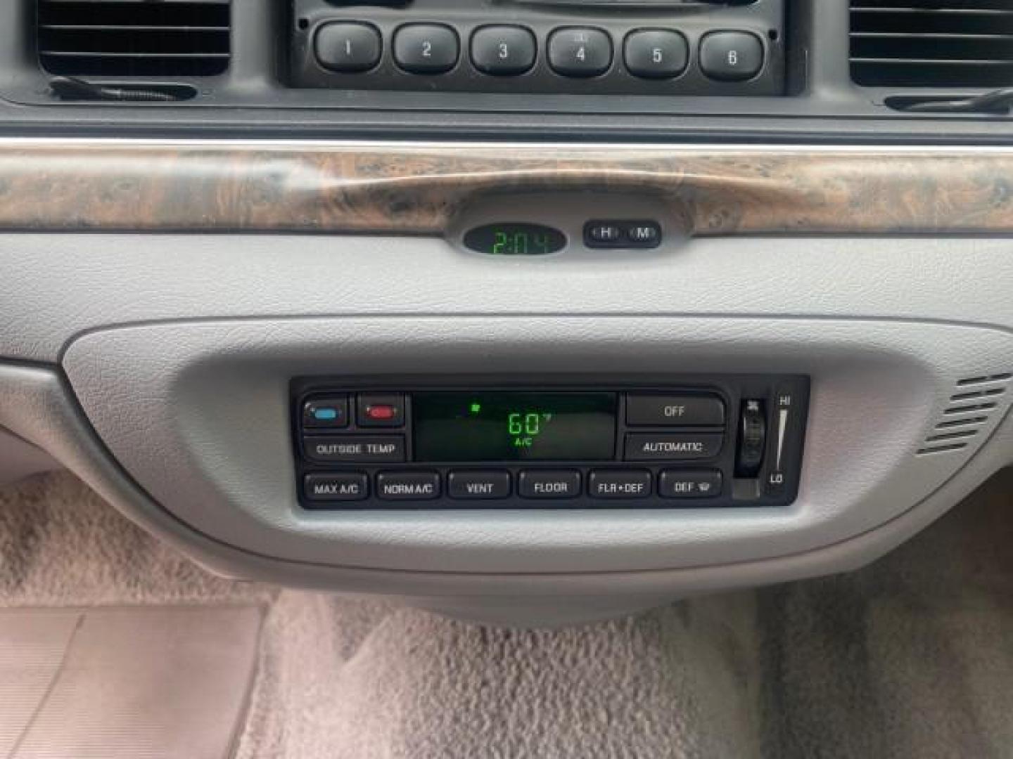 1999 Vibrant White /Lt/Med Parchment Ford Crown Victoria LX LOW MILES 61,537 (2FAFP74W6XX) with an 4.6L SMPI V8 Engine engine, Automatic transmission, located at 4701 North Dixie Hwy, Pompano Beach, FL, 33064, (954) 422-2889, 26.240938, -80.123474 - OUR WEBPAGE FLORIDACARS1.COM HAS OVER 100 PHOTOS AND FREE CARFAX LINK 1999 FORD CROWN VICTORIA LX VIN: 2FAFP74W6XX154498 2 F A F P 7 4 W 6 X X 1 5 4 4 9 8 SEDAN 4 DR 4.6L V8 F GASOLINE 26 MPG REAR WHEEL DRIVE Features ABS Brakes Air Conditioning AM/FM Stereo Automatic Transmission Cassette Player CD - Photo#61