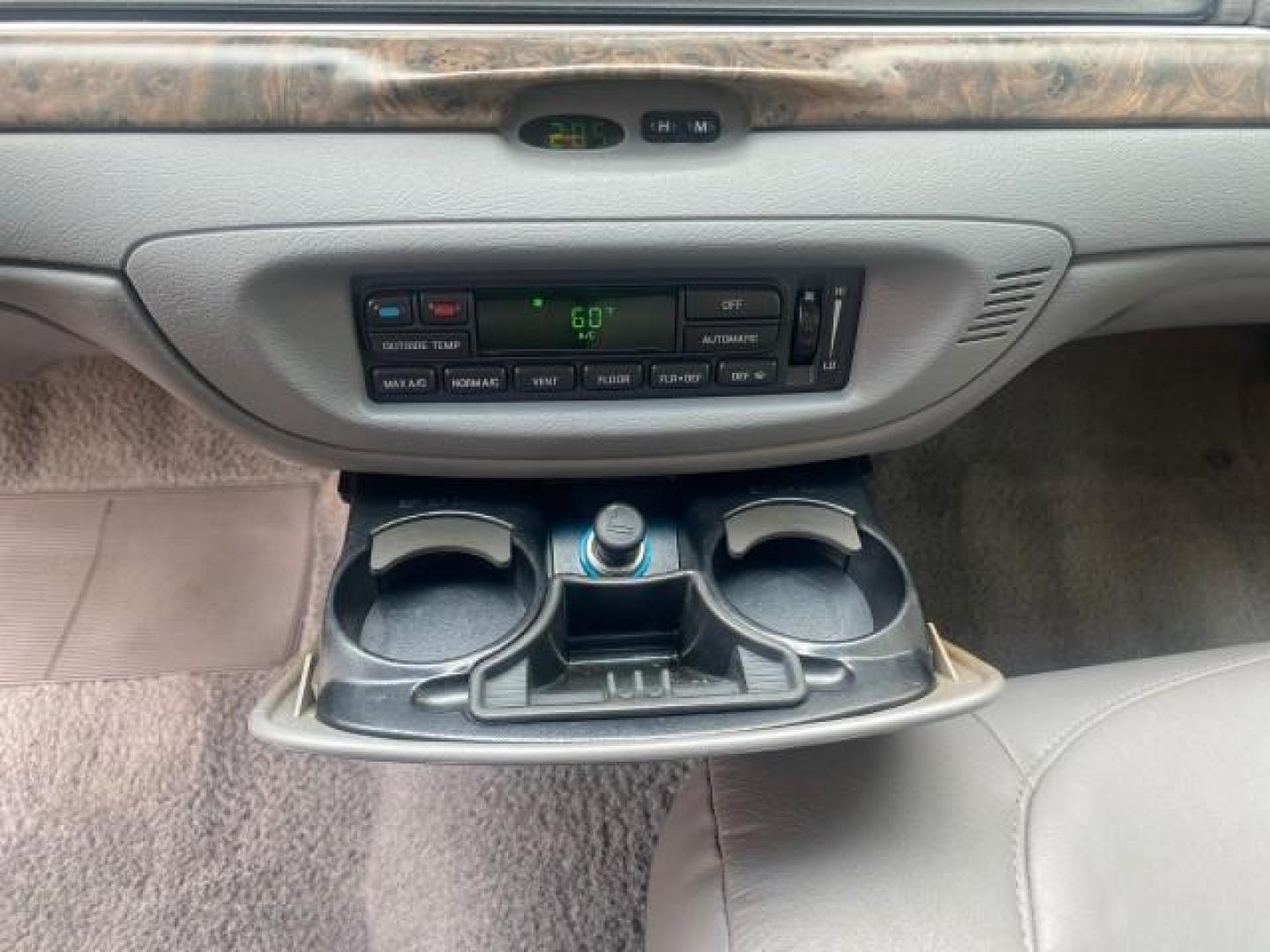 1999 Vibrant White /Lt/Med Parchment Ford Crown Victoria LX LOW MILES 61,537 (2FAFP74W6XX) with an 4.6L SMPI V8 Engine engine, Automatic transmission, located at 4701 North Dixie Hwy, Pompano Beach, FL, 33064, (954) 422-2889, 26.240938, -80.123474 - OUR WEBPAGE FLORIDACARS1.COM HAS OVER 100 PHOTOS AND FREE CARFAX LINK 1999 FORD CROWN VICTORIA LX VIN: 2FAFP74W6XX154498 2 F A F P 7 4 W 6 X X 1 5 4 4 9 8 SEDAN 4 DR 4.6L V8 F GASOLINE 26 MPG REAR WHEEL DRIVE Features ABS Brakes Air Conditioning AM/FM Stereo Automatic Transmission Cassette Player CD - Photo#62