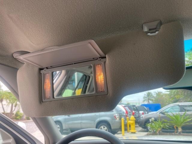 1999 Vibrant White /Lt/Med Parchment Ford Crown Victoria LX LOW MILES 61,537 (2FAFP74W6XX) with an 4.6L SMPI V8 Engine engine, Automatic transmission, located at 4701 North Dixie Hwy, Pompano Beach, FL, 33064, (954) 422-2889, 26.240938, -80.123474 - OUR WEBPAGE FLORIDACARS1.COM HAS OVER 100 PHOTOS AND FREE CARFAX LINK 1999 FORD CROWN VICTORIA LX VIN: 2FAFP74W6XX154498 2 F A F P 7 4 W 6 X X 1 5 4 4 9 8 SEDAN 4 DR 4.6L V8 F GASOLINE 26 MPG REAR WHEEL DRIVE Features ABS Brakes Air Conditioning AM/FM Stereo Automatic Transmission Cassette Player CD - Photo#65