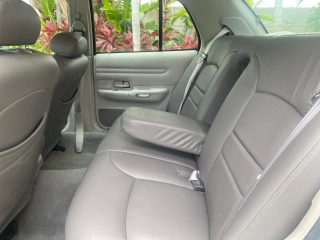 1999 Vibrant White /Lt/Med Parchment Ford Crown Victoria LX LOW MILES 61,537 (2FAFP74W6XX) with an 4.6L SMPI V8 Engine engine, Automatic transmission, located at 4701 North Dixie Hwy, Pompano Beach, FL, 33064, (954) 422-2889, 26.240938, -80.123474 - OUR WEBPAGE FLORIDACARS1.COM HAS OVER 100 PHOTOS AND FREE CARFAX LINK 1999 FORD CROWN VICTORIA LX VIN: 2FAFP74W6XX154498 2 F A F P 7 4 W 6 X X 1 5 4 4 9 8 SEDAN 4 DR 4.6L V8 F GASOLINE 26 MPG REAR WHEEL DRIVE Features ABS Brakes Air Conditioning AM/FM Stereo Automatic Transmission Cassette Player CD - Photo#73