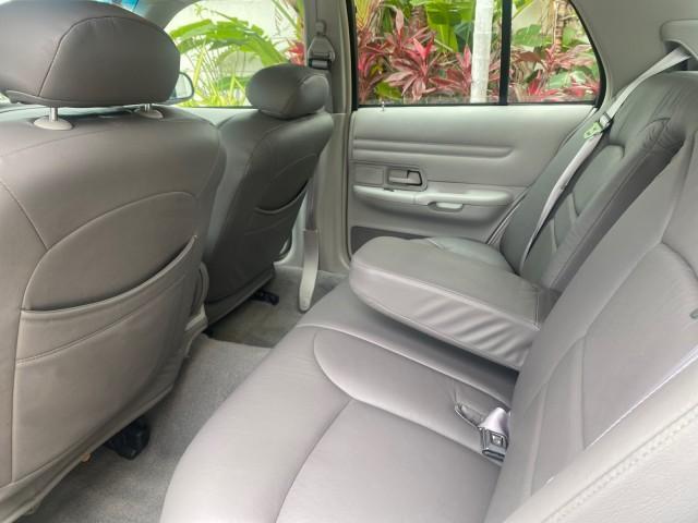 1999 Vibrant White /Lt/Med Parchment Ford Crown Victoria LX LOW MILES 61,537 (2FAFP74W6XX) with an 4.6L SMPI V8 Engine engine, Automatic transmission, located at 4701 North Dixie Hwy, Pompano Beach, FL, 33064, (954) 422-2889, 26.240938, -80.123474 - OUR WEBPAGE FLORIDACARS1.COM HAS OVER 100 PHOTOS AND FREE CARFAX LINK 1999 FORD CROWN VICTORIA LX VIN: 2FAFP74W6XX154498 2 F A F P 7 4 W 6 X X 1 5 4 4 9 8 SEDAN 4 DR 4.6L V8 F GASOLINE 26 MPG REAR WHEEL DRIVE Features ABS Brakes Air Conditioning AM/FM Stereo Automatic Transmission Cassette Player CD - Photo#74