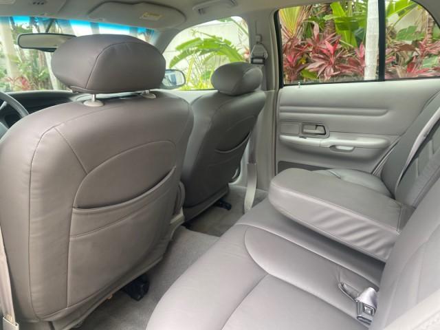 1999 Vibrant White /Lt/Med Parchment Ford Crown Victoria LX LOW MILES 61,537 (2FAFP74W6XX) with an 4.6L SMPI V8 Engine engine, Automatic transmission, located at 4701 North Dixie Hwy, Pompano Beach, FL, 33064, (954) 422-2889, 26.240938, -80.123474 - OUR WEBPAGE FLORIDACARS1.COM HAS OVER 100 PHOTOS AND FREE CARFAX LINK 1999 FORD CROWN VICTORIA LX VIN: 2FAFP74W6XX154498 2 F A F P 7 4 W 6 X X 1 5 4 4 9 8 SEDAN 4 DR 4.6L V8 F GASOLINE 26 MPG REAR WHEEL DRIVE Features ABS Brakes Air Conditioning AM/FM Stereo Automatic Transmission Cassette Player CD - Photo#75