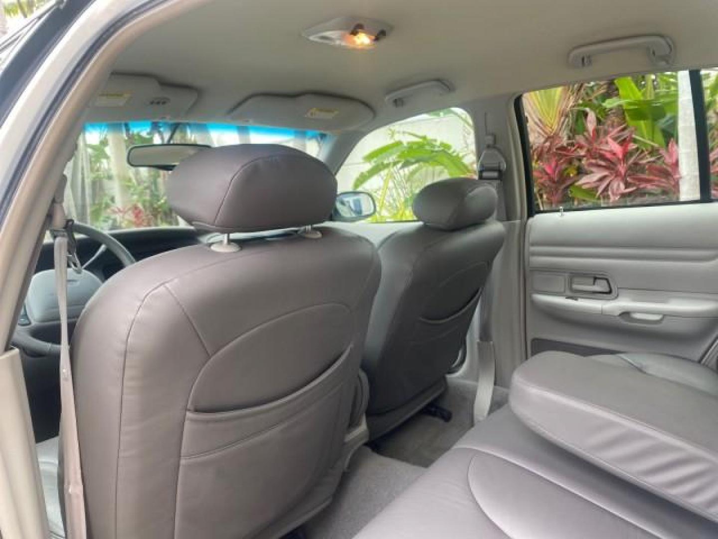 1999 Vibrant White /Lt/Med Parchment Ford Crown Victoria LX LOW MILES 61,537 (2FAFP74W6XX) with an 4.6L SMPI V8 Engine engine, Automatic transmission, located at 4701 North Dixie Hwy, Pompano Beach, FL, 33064, (954) 422-2889, 26.240938, -80.123474 - OUR WEBPAGE FLORIDACARS1.COM HAS OVER 100 PHOTOS AND FREE CARFAX LINK 1999 FORD CROWN VICTORIA LX VIN: 2FAFP74W6XX154498 2 F A F P 7 4 W 6 X X 1 5 4 4 9 8 SEDAN 4 DR 4.6L V8 F GASOLINE 26 MPG REAR WHEEL DRIVE Features ABS Brakes Air Conditioning AM/FM Stereo Automatic Transmission Cassette Player CD - Photo#76