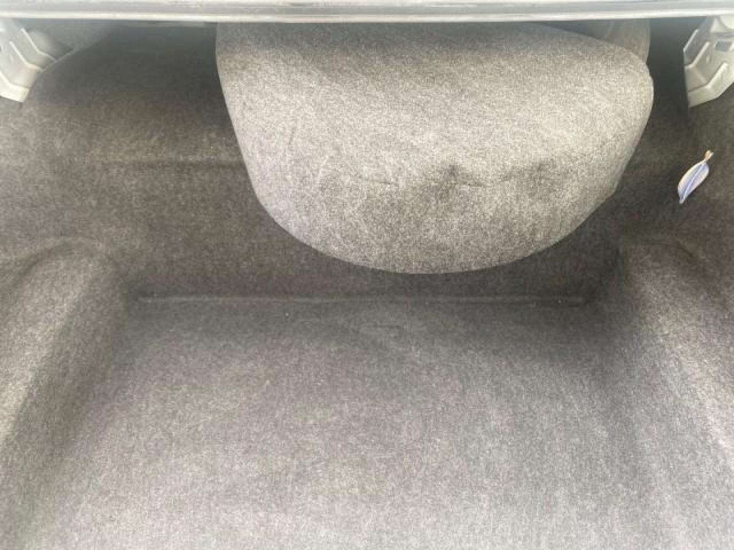 1999 Vibrant White /Lt/Med Parchment Ford Crown Victoria LX LOW MILES 61,537 (2FAFP74W6XX) with an 4.6L SMPI V8 Engine engine, Automatic transmission, located at 4701 North Dixie Hwy, Pompano Beach, FL, 33064, (954) 422-2889, 26.240938, -80.123474 - OUR WEBPAGE FLORIDACARS1.COM HAS OVER 100 PHOTOS AND FREE CARFAX LINK 1999 FORD CROWN VICTORIA LX VIN: 2FAFP74W6XX154498 2 F A F P 7 4 W 6 X X 1 5 4 4 9 8 SEDAN 4 DR 4.6L V8 F GASOLINE 26 MPG REAR WHEEL DRIVE Features ABS Brakes Air Conditioning AM/FM Stereo Automatic Transmission Cassette Player CD - Photo#90