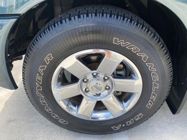 2007 Majestic Blue /Graphite/Titanium Nissan Titan LE 1 OWNER LOW MILES 39,670 CREW CAB (1N6BA07A67N) with an 5.6L DOHC 32-Valve V8 FFV Engine engine, Automatic transmission, located at 4701 North Dixie Hwy, Pompano Beach, FL, 33064, (954) 422-2889, 26.240938, -80.123474 - OUR WEBPAGE FLORIDACARS1.COM HAS OVER 100 PHOTOS AND FREE CARFAX LINK 2007 NISSAN TITAN LE FFV 1 OWNER CREW CAB LEATHER VIN: 1N6BA07A67N215171 1 N 6 B A 0 7 A 6 7 N 2 1 5 1 7 1 CREW PICKUP 5.6L V8 F DOHC 32V FLEX FUEL 19 MPG REAR WHEEL DRIVE Features ABS Brakes Air Conditioning Alloy Wheels AM/FM St - Photo#19