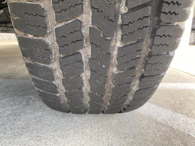 2007 Majestic Blue /Graphite/Titanium Nissan Titan LE 1 OWNER LOW MILES 39,670 CREW CAB (1N6BA07A67N) with an 5.6L DOHC 32-Valve V8 FFV Engine engine, Automatic transmission, located at 4701 North Dixie Hwy, Pompano Beach, FL, 33064, (954) 422-2889, 26.240938, -80.123474 - OUR WEBPAGE FLORIDACARS1.COM HAS OVER 100 PHOTOS AND FREE CARFAX LINK 2007 NISSAN TITAN LE FFV 1 OWNER CREW CAB LEATHER VIN: 1N6BA07A67N215171 1 N 6 B A 0 7 A 6 7 N 2 1 5 1 7 1 CREW PICKUP 5.6L V8 F DOHC 32V FLEX FUEL 19 MPG REAR WHEEL DRIVE Features ABS Brakes Air Conditioning Alloy Wheels AM/FM St - Photo#20