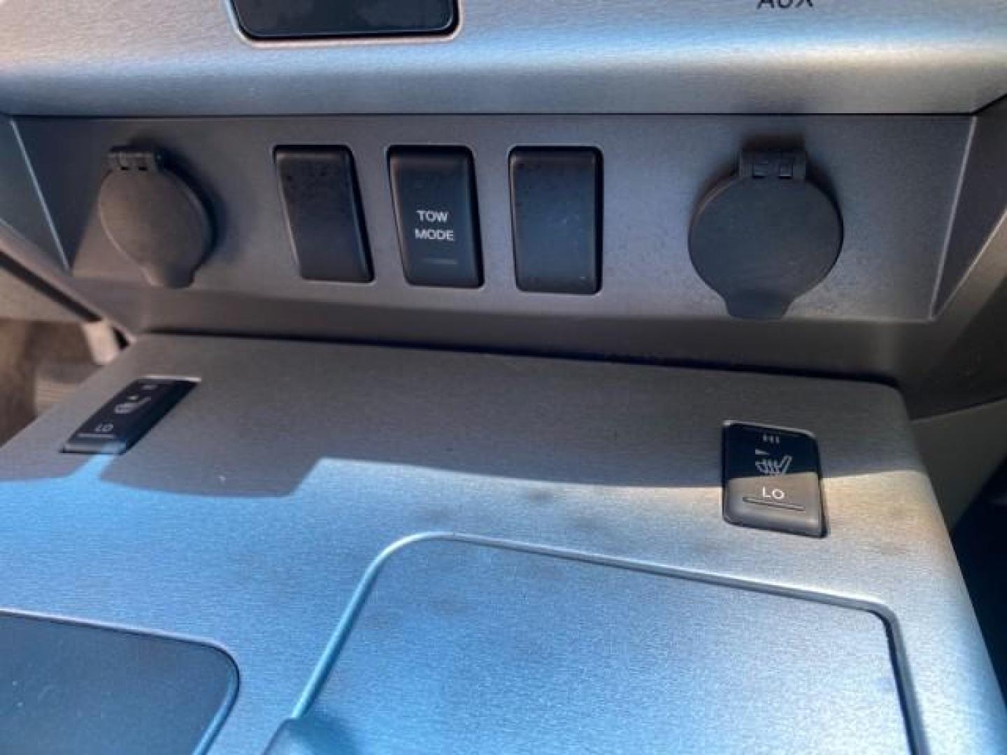 2007 Majestic Blue /Graphite/Titanium Nissan Titan LE 1 OWNER LOW MILES 39,670 CREW CAB (1N6BA07A67N) with an 5.6L DOHC 32-Valve V8 FFV Engine engine, Automatic transmission, located at 4701 North Dixie Hwy, Pompano Beach, FL, 33064, (954) 422-2889, 26.240938, -80.123474 - OUR WEBPAGE FLORIDACARS1.COM HAS OVER 100 PHOTOS AND FREE CARFAX LINK 2007 NISSAN TITAN LE FFV 1 OWNER CREW CAB LEATHER VIN: 1N6BA07A67N215171 1 N 6 B A 0 7 A 6 7 N 2 1 5 1 7 1 CREW PICKUP 5.6L V8 F DOHC 32V FLEX FUEL 19 MPG REAR WHEEL DRIVE Features ABS Brakes Air Conditioning Alloy Wheels AM/FM St - Photo#64