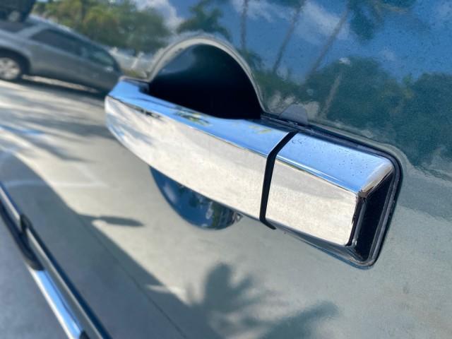 2007 Majestic Blue /Graphite/Titanium Nissan Titan LE 1 OWNER LOW MILES 39,670 CREW CAB (1N6BA07A67N) with an 5.6L DOHC 32-Valve V8 FFV Engine engine, Automatic transmission, located at 4701 North Dixie Hwy, Pompano Beach, FL, 33064, (954) 422-2889, 26.240938, -80.123474 - OUR WEBPAGE FLORIDACARS1.COM HAS OVER 100 PHOTOS AND FREE CARFAX LINK 2007 NISSAN TITAN LE FFV 1 OWNER CREW CAB LEATHER VIN: 1N6BA07A67N215171 1 N 6 B A 0 7 A 6 7 N 2 1 5 1 7 1 CREW PICKUP 5.6L V8 F DOHC 32V FLEX FUEL 19 MPG REAR WHEEL DRIVE Features ABS Brakes Air Conditioning Alloy Wheels AM/FM St - Photo#78