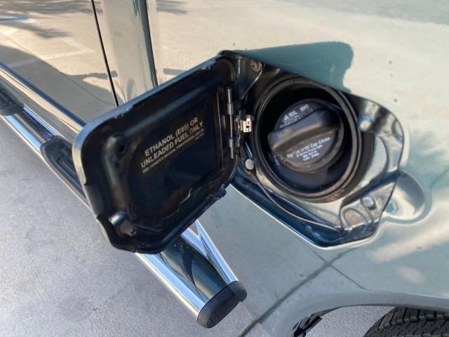 2007 Majestic Blue /Graphite/Titanium Nissan Titan LE 1 OWNER LOW MILES 39,670 CREW CAB (1N6BA07A67N) with an 5.6L DOHC 32-Valve V8 FFV Engine engine, Automatic transmission, located at 4701 North Dixie Hwy, Pompano Beach, FL, 33064, (954) 422-2889, 26.240938, -80.123474 - OUR WEBPAGE FLORIDACARS1.COM HAS OVER 100 PHOTOS AND FREE CARFAX LINK 2007 NISSAN TITAN LE FFV 1 OWNER CREW CAB LEATHER VIN: 1N6BA07A67N215171 1 N 6 B A 0 7 A 6 7 N 2 1 5 1 7 1 CREW PICKUP 5.6L V8 F DOHC 32V FLEX FUEL 19 MPG REAR WHEEL DRIVE Features ABS Brakes Air Conditioning Alloy Wheels AM/FM St - Photo#94