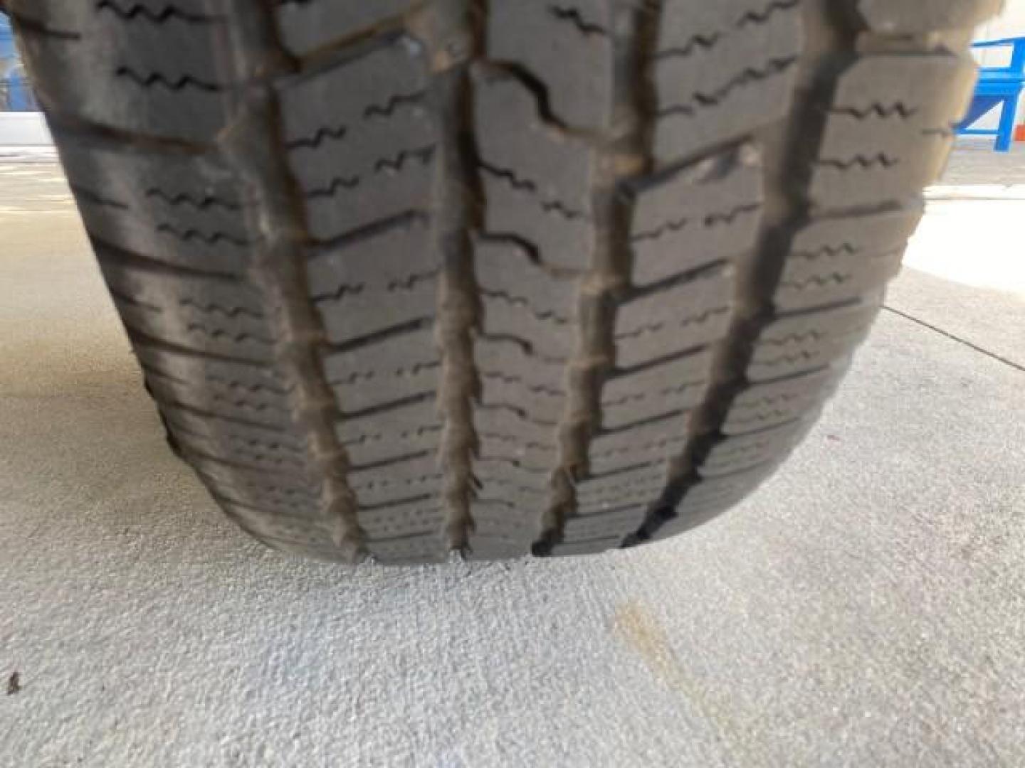 2007 Majestic Blue /Graphite/Titanium Nissan Titan LE 1 OWNER LOW MILES 39,670 CREW CAB (1N6BA07A67N) with an 5.6L DOHC 32-Valve V8 FFV Engine engine, Automatic transmission, located at 4701 North Dixie Hwy, Pompano Beach, FL, 33064, (954) 422-2889, 26.240938, -80.123474 - OUR WEBPAGE FLORIDACARS1.COM HAS OVER 100 PHOTOS AND FREE CARFAX LINK 2007 NISSAN TITAN LE FFV 1 OWNER CREW CAB LEATHER VIN: 1N6BA07A67N215171 1 N 6 B A 0 7 A 6 7 N 2 1 5 1 7 1 CREW PICKUP 5.6L V8 F DOHC 32V FLEX FUEL 19 MPG REAR WHEEL DRIVE Features ABS Brakes Air Conditioning Alloy Wheels AM/FM St - Photo#96