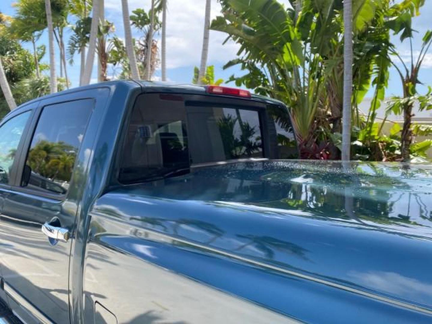 2007 Majestic Blue /Graphite/Titanium Nissan Titan LE 1 OWNER LOW MILES 39,670 CREW CAB (1N6BA07A67N) with an 5.6L DOHC 32-Valve V8 FFV Engine engine, Automatic transmission, located at 4701 North Dixie Hwy, Pompano Beach, FL, 33064, (954) 422-2889, 26.240938, -80.123474 - OUR WEBPAGE FLORIDACARS1.COM HAS OVER 100 PHOTOS AND FREE CARFAX LINK 2007 NISSAN TITAN LE FFV 1 OWNER CREW CAB LEATHER VIN: 1N6BA07A67N215171 1 N 6 B A 0 7 A 6 7 N 2 1 5 1 7 1 CREW PICKUP 5.6L V8 F DOHC 32V FLEX FUEL 19 MPG REAR WHEEL DRIVE Features ABS Brakes Air Conditioning Alloy Wheels AM/FM St - Photo#97
