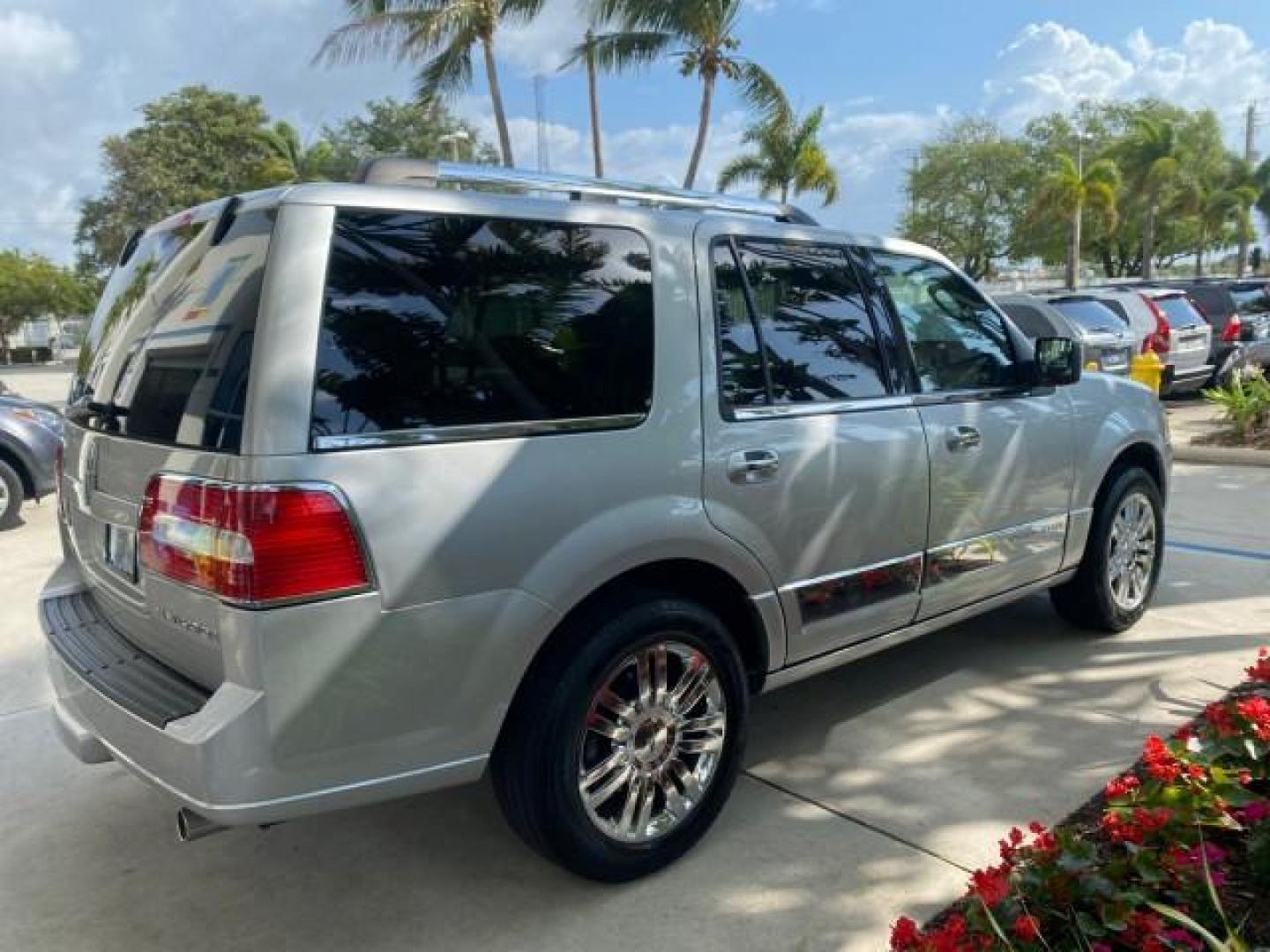 2010 Sterling Gray Metallic /Charcoal Black Lincoln Navigator LOW MILES 49,245 NAV SUNROOF (5LMJJ2H55AE) with an 5.4L SOHC 24-Valve V8 FFV Engine engine, Automatic transmission, located at 4701 North Dixie Hwy, Pompano Beach, FL, 33064, (954) 422-2889, 26.240938, -80.123474 - OUR WEBPAGE FLORIDACARS1.COM HAS OVER 100 PHOTOS AND FREE CARFAX LINK 2010 LINCOLN NAVIGATOR NAVIGATION SUNROOF THIRD ROW VIN: 5LMJJ2H55AEJ04008 5 L M J J 2 H 5 5 A E J 0 4 0 0 8 4 DOOR WAGON/SPORT UTILITY 5.4L V8 F SOHC 24V FLEX FUEL 20 MPG REAR WHEEL DRIVE Features 20 Inch Plus Wheels A/C Seat(s) - Photo#7