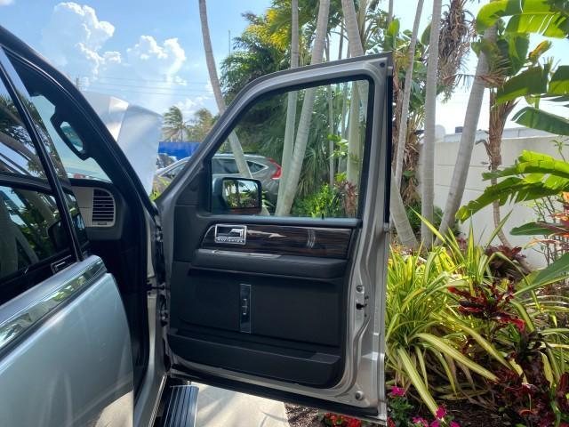 2010 Sterling Gray Metallic /Charcoal Black Lincoln Navigator LOW MILES 49,245 NAV SUNROOF (5LMJJ2H55AE) with an 5.4L SOHC 24-Valve V8 FFV Engine engine, Automatic transmission, located at 4701 North Dixie Hwy, Pompano Beach, FL, 33064, (954) 422-2889, 26.240938, -80.123474 - OUR WEBPAGE FLORIDACARS1.COM HAS OVER 100 PHOTOS AND FREE CARFAX LINK 2010 LINCOLN NAVIGATOR NAVIGATION SUNROOF THIRD ROW VIN: 5LMJJ2H55AEJ04008 5 L M J J 2 H 5 5 A E J 0 4 0 0 8 4 DOOR WAGON/SPORT UTILITY 5.4L V8 F SOHC 24V FLEX FUEL 20 MPG REAR WHEEL DRIVE Features 20 Inch Plus Wheels A/C Seat(s) - Photo#11