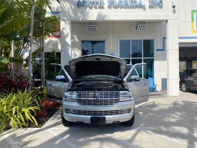 2010 Sterling Gray Metallic /Charcoal Black Lincoln Navigator LOW MILES 49,245 NAV SUNROOF (5LMJJ2H55AE) with an 5.4L SOHC 24-Valve V8 FFV Engine engine, Automatic transmission, located at 4701 North Dixie Hwy, Pompano Beach, FL, 33064, (954) 422-2889, 26.240938, -80.123474 - OUR WEBPAGE FLORIDACARS1.COM HAS OVER 100 PHOTOS AND FREE CARFAX LINK 2010 LINCOLN NAVIGATOR NAVIGATION SUNROOF THIRD ROW VIN: 5LMJJ2H55AEJ04008 5 L M J J 2 H 5 5 A E J 0 4 0 0 8 4 DOOR WAGON/SPORT UTILITY 5.4L V8 F SOHC 24V FLEX FUEL 20 MPG REAR WHEEL DRIVE Features 20 Inch Plus Wheels A/C Seat(s) - Photo#16