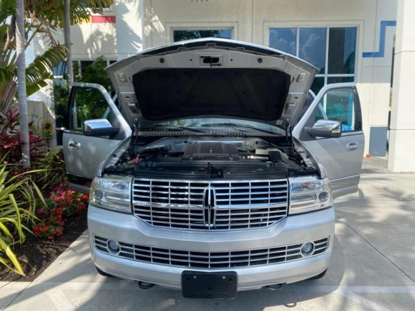 2010 Sterling Gray Metallic /Charcoal Black Lincoln Navigator LOW MILES 49,245 NAV SUNROOF (5LMJJ2H55AE) with an 5.4L SOHC 24-Valve V8 FFV Engine engine, Automatic transmission, located at 4701 North Dixie Hwy, Pompano Beach, FL, 33064, (954) 422-2889, 26.240938, -80.123474 - OUR WEBPAGE FLORIDACARS1.COM HAS OVER 100 PHOTOS AND FREE CARFAX LINK 2010 LINCOLN NAVIGATOR NAVIGATION SUNROOF THIRD ROW VIN: 5LMJJ2H55AEJ04008 5 L M J J 2 H 5 5 A E J 0 4 0 0 8 4 DOOR WAGON/SPORT UTILITY 5.4L V8 F SOHC 24V FLEX FUEL 20 MPG REAR WHEEL DRIVE Features 20 Inch Plus Wheels A/C Seat(s) - Photo#17