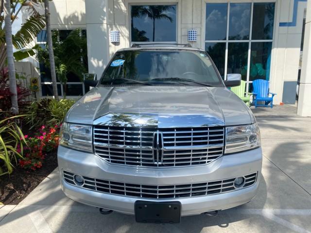2010 Sterling Gray Metallic /Charcoal Black Lincoln Navigator LOW MILES 49,245 NAV SUNROOF (5LMJJ2H55AE) with an 5.4L SOHC 24-Valve V8 FFV Engine engine, Automatic transmission, located at 4701 North Dixie Hwy, Pompano Beach, FL, 33064, (954) 422-2889, 26.240938, -80.123474 - OUR WEBPAGE FLORIDACARS1.COM HAS OVER 100 PHOTOS AND FREE CARFAX LINK 2010 LINCOLN NAVIGATOR NAVIGATION SUNROOF THIRD ROW VIN: 5LMJJ2H55AEJ04008 5 L M J J 2 H 5 5 A E J 0 4 0 0 8 4 DOOR WAGON/SPORT UTILITY 5.4L V8 F SOHC 24V FLEX FUEL 20 MPG REAR WHEEL DRIVE Features 20 Inch Plus Wheels A/C Seat(s) - Photo#27