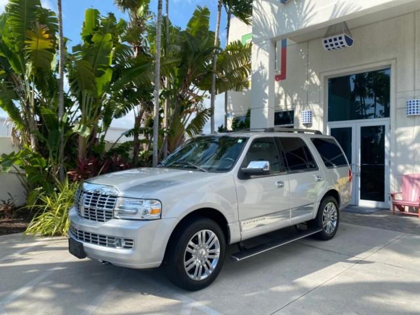2010 Sterling Gray Metallic /Charcoal Black Lincoln Navigator LOW MILES 49,245 NAV SUNROOF (5LMJJ2H55AE) with an 5.4L SOHC 24-Valve V8 FFV Engine engine, Automatic transmission, located at 4701 North Dixie Hwy, Pompano Beach, FL, 33064, (954) 422-2889, 26.240938, -80.123474 - OUR WEBPAGE FLORIDACARS1.COM HAS OVER 100 PHOTOS AND FREE CARFAX LINK 2010 LINCOLN NAVIGATOR NAVIGATION SUNROOF THIRD ROW VIN: 5LMJJ2H55AEJ04008 5 L M J J 2 H 5 5 A E J 0 4 0 0 8 4 DOOR WAGON/SPORT UTILITY 5.4L V8 F SOHC 24V FLEX FUEL 20 MPG REAR WHEEL DRIVE Features 20 Inch Plus Wheels A/C Seat(s) - Photo#28