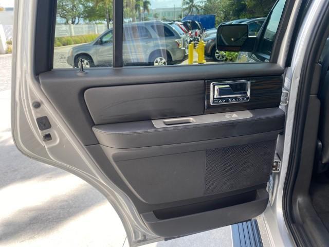 2010 Sterling Gray Metallic /Charcoal Black Lincoln Navigator LOW MILES 49,245 NAV SUNROOF (5LMJJ2H55AE) with an 5.4L SOHC 24-Valve V8 FFV Engine engine, Automatic transmission, located at 4701 North Dixie Hwy, Pompano Beach, FL, 33064, (954) 422-2889, 26.240938, -80.123474 - OUR WEBPAGE FLORIDACARS1.COM HAS OVER 100 PHOTOS AND FREE CARFAX LINK 2010 LINCOLN NAVIGATOR NAVIGATION SUNROOF THIRD ROW VIN: 5LMJJ2H55AEJ04008 5 L M J J 2 H 5 5 A E J 0 4 0 0 8 4 DOOR WAGON/SPORT UTILITY 5.4L V8 F SOHC 24V FLEX FUEL 20 MPG REAR WHEEL DRIVE Features 20 Inch Plus Wheels A/C Seat(s) - Photo#78