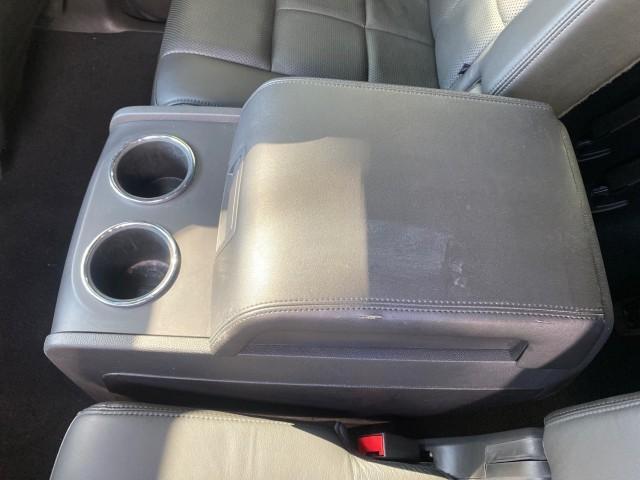 2010 Sterling Gray Metallic /Charcoal Black Lincoln Navigator LOW MILES 49,245 NAV SUNROOF (5LMJJ2H55AE) with an 5.4L SOHC 24-Valve V8 FFV Engine engine, Automatic transmission, located at 4701 North Dixie Hwy, Pompano Beach, FL, 33064, (954) 422-2889, 26.240938, -80.123474 - OUR WEBPAGE FLORIDACARS1.COM HAS OVER 100 PHOTOS AND FREE CARFAX LINK 2010 LINCOLN NAVIGATOR NAVIGATION SUNROOF THIRD ROW VIN: 5LMJJ2H55AEJ04008 5 L M J J 2 H 5 5 A E J 0 4 0 0 8 4 DOOR WAGON/SPORT UTILITY 5.4L V8 F SOHC 24V FLEX FUEL 20 MPG REAR WHEEL DRIVE Features 20 Inch Plus Wheels A/C Seat(s) - Photo#92