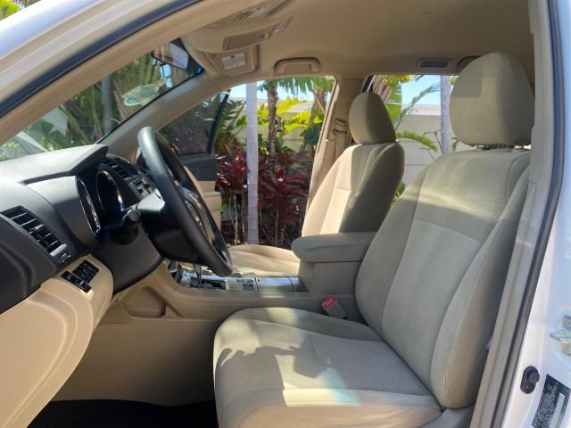 2013 Blizzard Pearl /Sand Beige Toyota Highlander Plus LOW MILES 42,200 1 OWNER (5TDZK3EH5DS) with an 3.5L DOHC 24-Valve VVT-i V6 Engine engine, Automatic transmission, located at 4701 North Dixie Hwy, Pompano Beach, FL, 33064, (954) 422-2889, 26.240938, -80.123474 - OUR WEBPAGE FLORIDACARS1.COM HAS OVER 100 PHOTOS AND FREE CARFAX LINK 2013 Toyota Highlander Plus 1 OWNER NEW $30,474 VIN: 5TDZK3EH5DS095210 4 Door Wagon/Sport Utility 3.5L V6 F DOHC 24V Gasoline Front Wheel Drive Features ABS Brakes Air Conditioning Alloy Wheels AM/FM Stereo Automatic Transmission - Photo#10