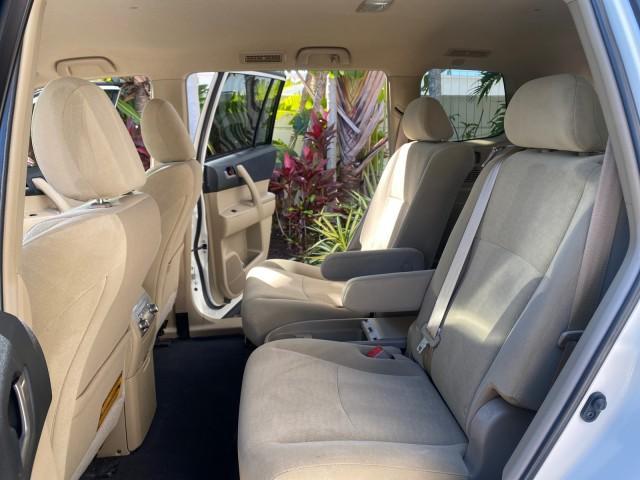 2013 Blizzard Pearl /Sand Beige Toyota Highlander Plus LOW MILES 42,200 1 OWNER (5TDZK3EH5DS) with an 3.5L DOHC 24-Valve VVT-i V6 Engine engine, Automatic transmission, located at 4701 North Dixie Hwy, Pompano Beach, FL, 33064, (954) 422-2889, 26.240938, -80.123474 - OUR WEBPAGE FLORIDACARS1.COM HAS OVER 100 PHOTOS AND FREE CARFAX LINK 2013 Toyota Highlander Plus 1 OWNER NEW $30,474 VIN: 5TDZK3EH5DS095210 4 Door Wagon/Sport Utility 3.5L V6 F DOHC 24V Gasoline Front Wheel Drive Features ABS Brakes Air Conditioning Alloy Wheels AM/FM Stereo Automatic Transmission - Photo#14