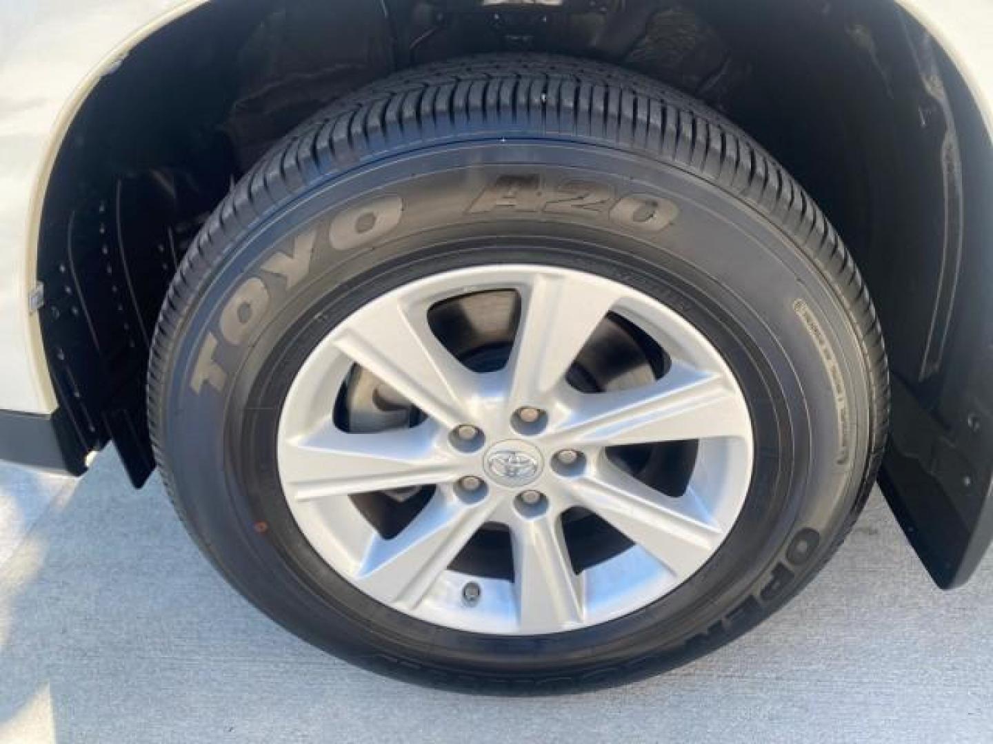 2013 Blizzard Pearl /Sand Beige Toyota Highlander Plus LOW MILES 42,200 1 OWNER (5TDZK3EH5DS) with an 3.5L DOHC 24-Valve VVT-i V6 Engine engine, Automatic transmission, located at 4701 North Dixie Hwy, Pompano Beach, FL, 33064, (954) 422-2889, 26.240938, -80.123474 - OUR WEBPAGE FLORIDACARS1.COM HAS OVER 100 PHOTOS AND FREE CARFAX LINK 2013 Toyota Highlander Plus 1 OWNER NEW $30,474 VIN: 5TDZK3EH5DS095210 4 Door Wagon/Sport Utility 3.5L V6 F DOHC 24V Gasoline Front Wheel Drive Features ABS Brakes Air Conditioning Alloy Wheels AM/FM Stereo Automatic Transmission - Photo#19