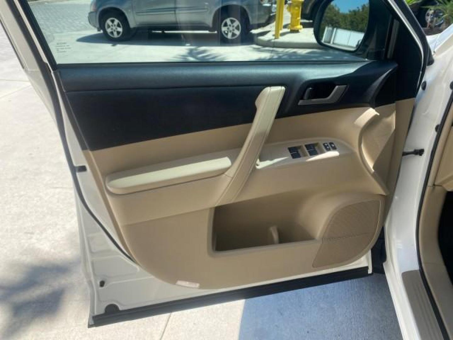 2013 Blizzard Pearl /Sand Beige Toyota Highlander Plus LOW MILES 42,200 1 OWNER (5TDZK3EH5DS) with an 3.5L DOHC 24-Valve VVT-i V6 Engine engine, Automatic transmission, located at 4701 North Dixie Hwy, Pompano Beach, FL, 33064, (954) 422-2889, 26.240938, -80.123474 - OUR WEBPAGE FLORIDACARS1.COM HAS OVER 100 PHOTOS AND FREE CARFAX LINK 2013 Toyota Highlander Plus 1 OWNER NEW $30,474 VIN: 5TDZK3EH5DS095210 4 Door Wagon/Sport Utility 3.5L V6 F DOHC 24V Gasoline Front Wheel Drive Features ABS Brakes Air Conditioning Alloy Wheels AM/FM Stereo Automatic Transmission - Photo#40