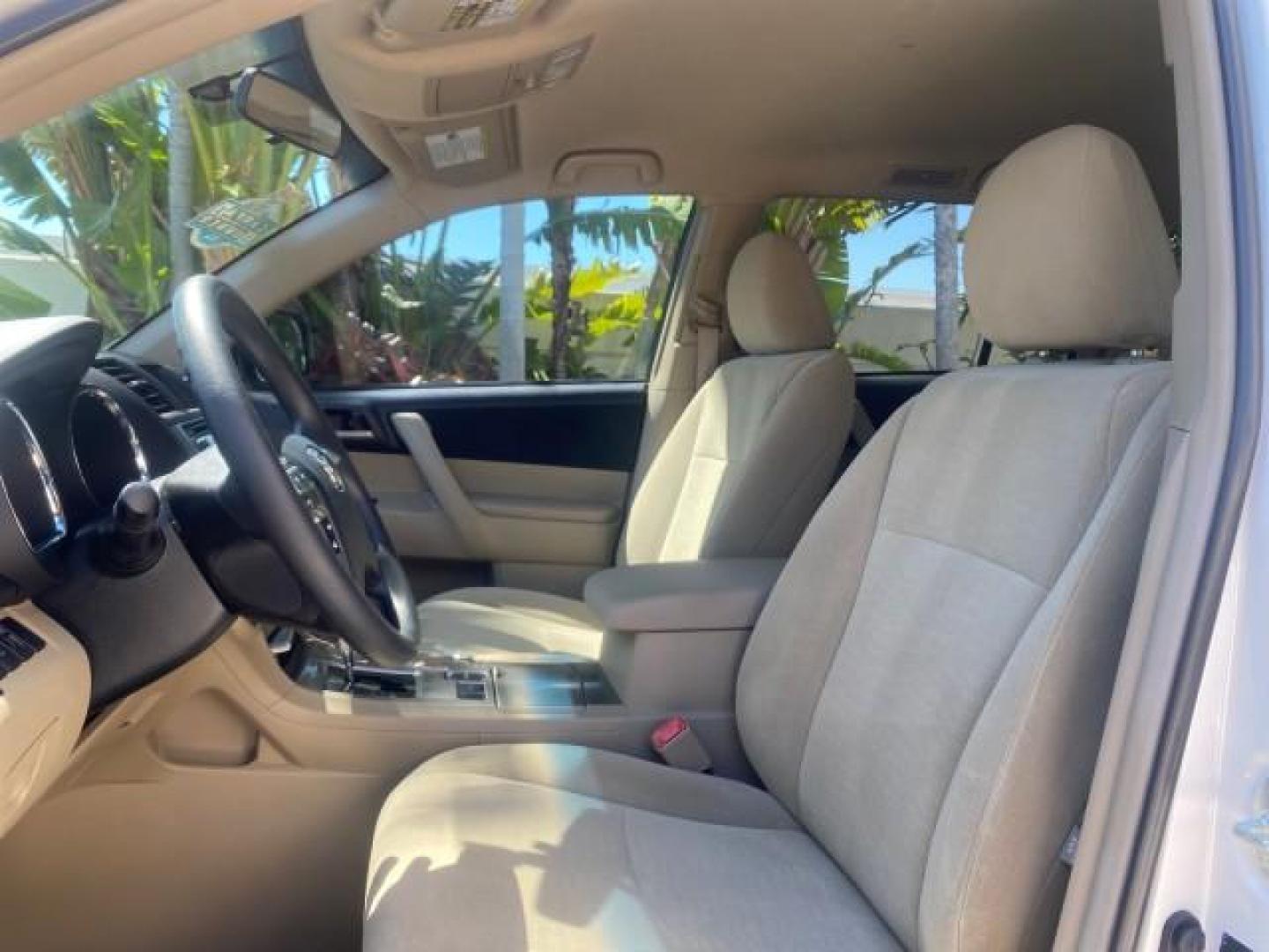 2013 Blizzard Pearl /Sand Beige Toyota Highlander Plus LOW MILES 42,200 1 OWNER (5TDZK3EH5DS) with an 3.5L DOHC 24-Valve VVT-i V6 Engine engine, Automatic transmission, located at 4701 North Dixie Hwy, Pompano Beach, FL, 33064, (954) 422-2889, 26.240938, -80.123474 - OUR WEBPAGE FLORIDACARS1.COM HAS OVER 100 PHOTOS AND FREE CARFAX LINK 2013 Toyota Highlander Plus 1 OWNER NEW $30,474 VIN: 5TDZK3EH5DS095210 4 Door Wagon/Sport Utility 3.5L V6 F DOHC 24V Gasoline Front Wheel Drive Features ABS Brakes Air Conditioning Alloy Wheels AM/FM Stereo Automatic Transmission - Photo#41