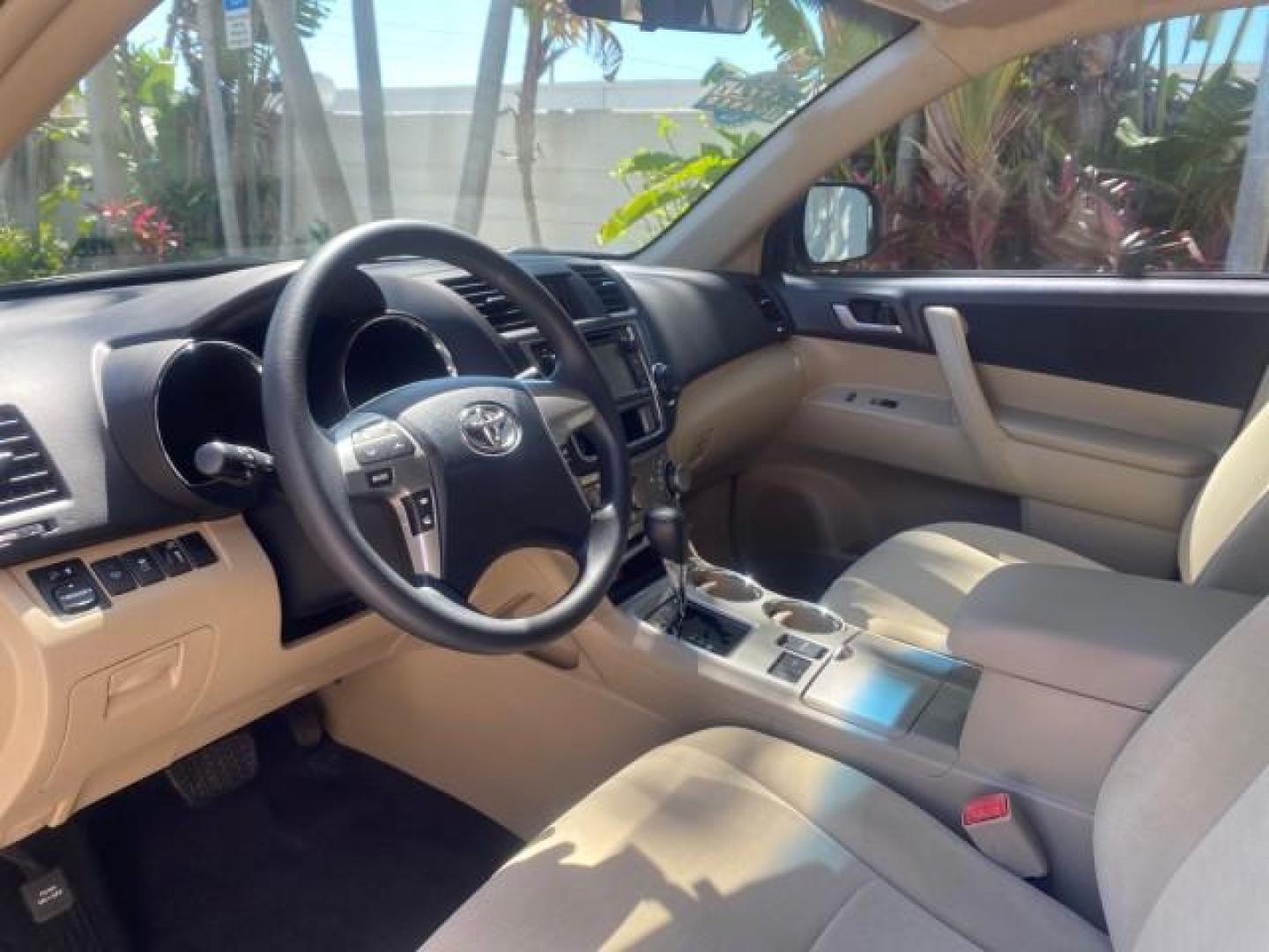 2013 Blizzard Pearl /Sand Beige Toyota Highlander Plus LOW MILES 42,200 1 OWNER (5TDZK3EH5DS) with an 3.5L DOHC 24-Valve VVT-i V6 Engine engine, Automatic transmission, located at 4701 North Dixie Hwy, Pompano Beach, FL, 33064, (954) 422-2889, 26.240938, -80.123474 - OUR WEBPAGE FLORIDACARS1.COM HAS OVER 100 PHOTOS AND FREE CARFAX LINK 2013 Toyota Highlander Plus 1 OWNER NEW $30,474 VIN: 5TDZK3EH5DS095210 4 Door Wagon/Sport Utility 3.5L V6 F DOHC 24V Gasoline Front Wheel Drive Features ABS Brakes Air Conditioning Alloy Wheels AM/FM Stereo Automatic Transmission - Photo#44