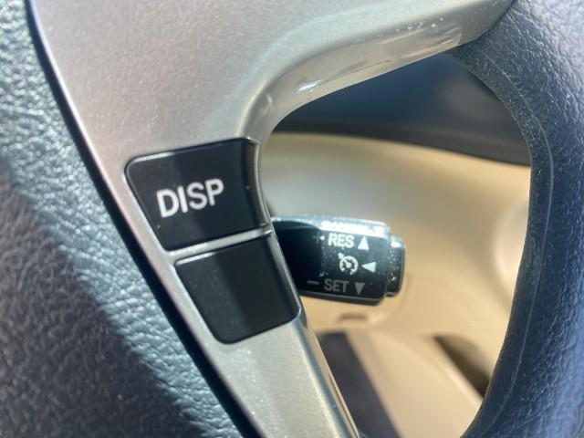 2013 Blizzard Pearl /Sand Beige Toyota Highlander Plus LOW MILES 42,200 1 OWNER (5TDZK3EH5DS) with an 3.5L DOHC 24-Valve VVT-i V6 Engine engine, Automatic transmission, located at 4701 North Dixie Hwy, Pompano Beach, FL, 33064, (954) 422-2889, 26.240938, -80.123474 - OUR WEBPAGE FLORIDACARS1.COM HAS OVER 100 PHOTOS AND FREE CARFAX LINK 2013 Toyota Highlander Plus 1 OWNER NEW $30,474 VIN: 5TDZK3EH5DS095210 4 Door Wagon/Sport Utility 3.5L V6 F DOHC 24V Gasoline Front Wheel Drive Features ABS Brakes Air Conditioning Alloy Wheels AM/FM Stereo Automatic Transmission - Photo#49